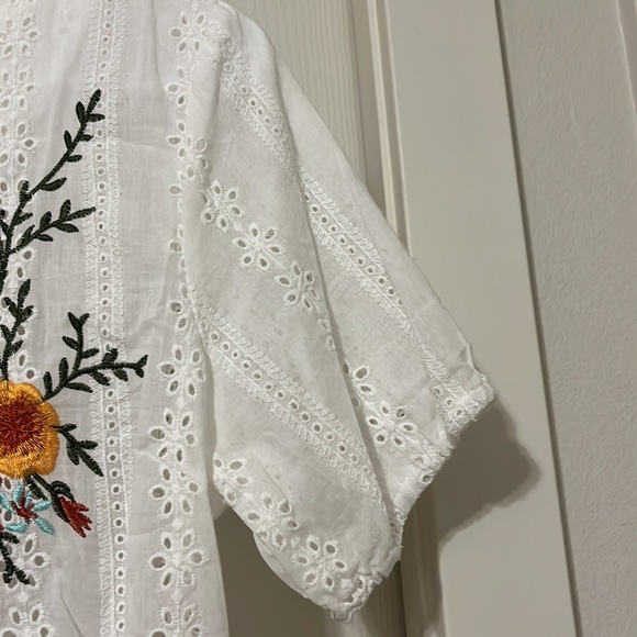 Embroidered Blouse - Picture 5 of 6